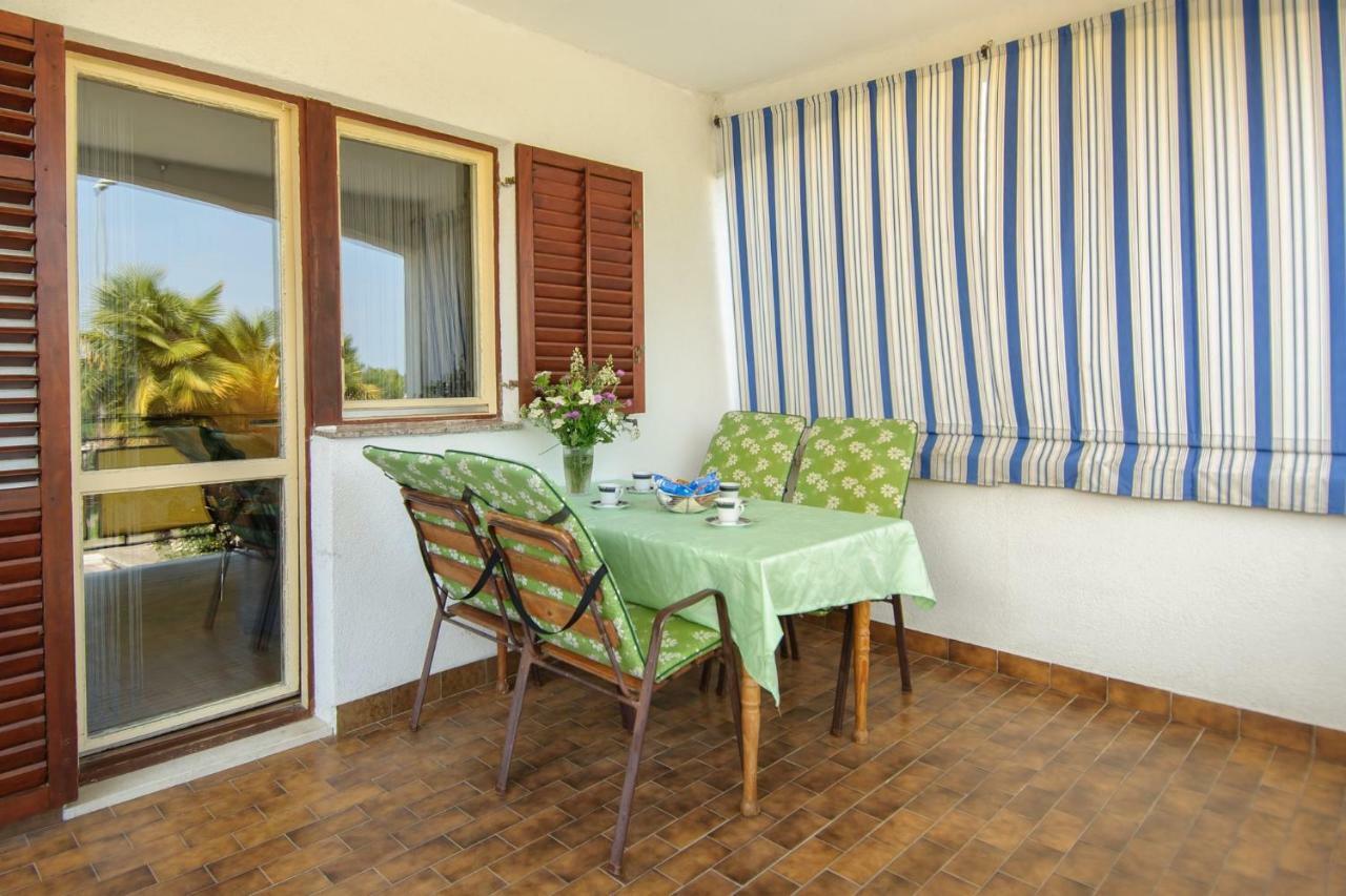 Apartments Nives Poreč Eksteriør bilde