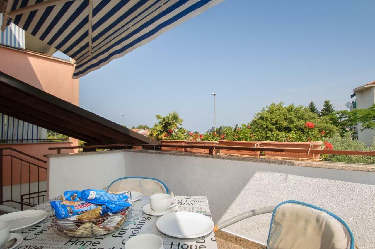 Apartments Nives Poreč Eksteriør bilde