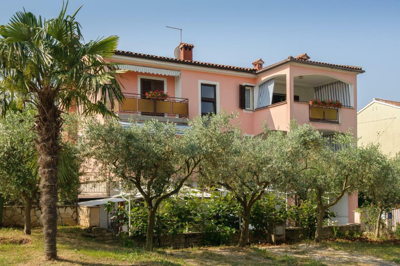 Apartments Nives Poreč Eksteriør bilde